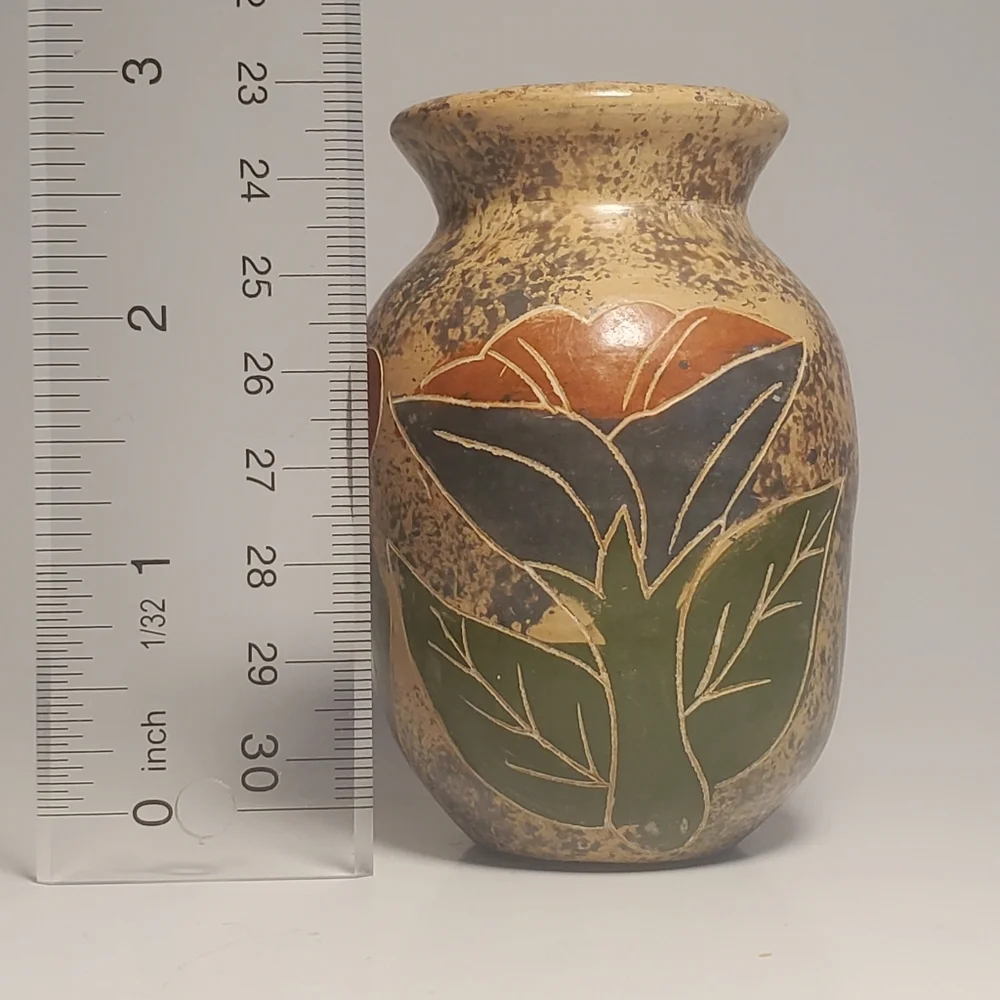 VINTAGE Nestor Molina Hand Carved & Painted Nicaraguan Floral Pottery Vase EUC